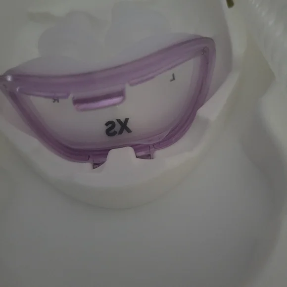 ResMed AirFit P10 Nasal Pillows - Picture 3 of 7